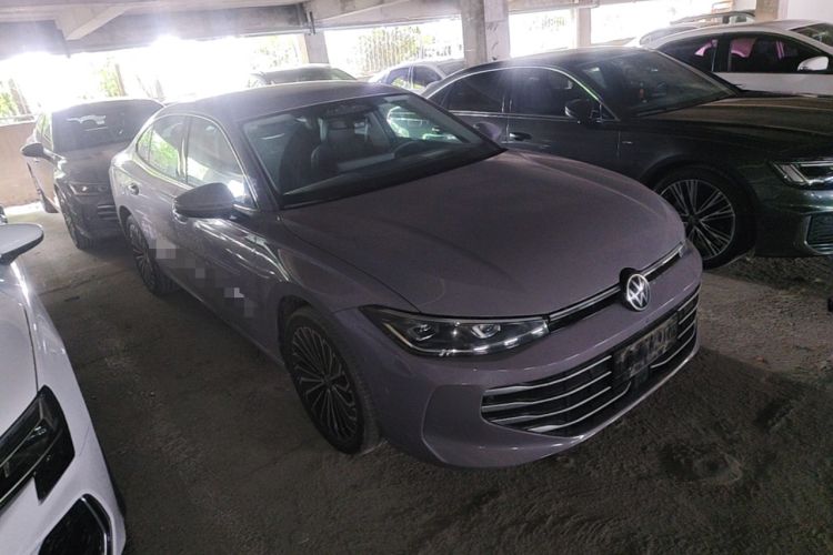 Used Volkswagen Passat 2025 Pro 380TSI Dragon Supreme Edition Front Right 45 Deg