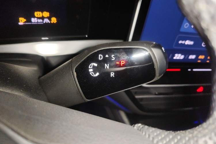 Used Volkswagen Passat 2025 Pro 380TSI Dragon Supreme Edition Gear Lever