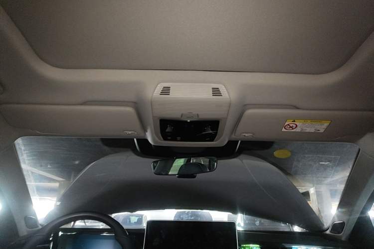 Used Volkswagen Passat 2025 Pro 380TSI Dragon Supreme Edition Headliner