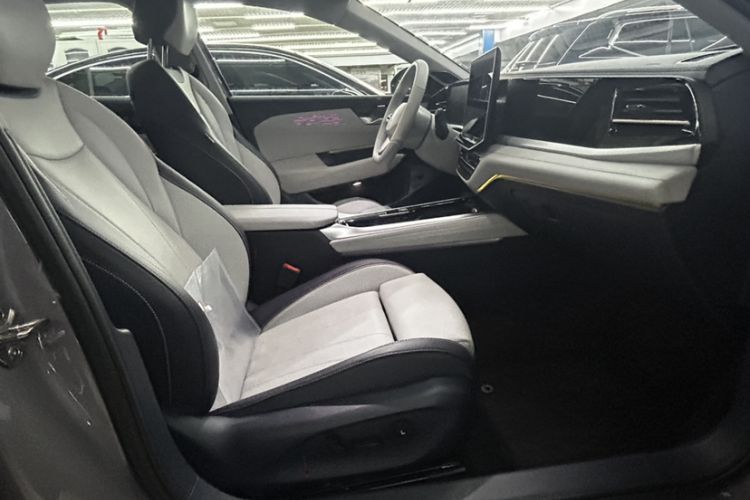 Used Volkswagen Passat 2025 Pro 380TSI Starry Dragon Luxury Edition Interior 2