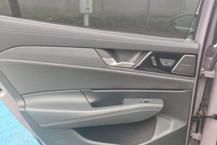 Used Volkswagen Passat 2025 Pro 380TSI Dragon Supreme Edition Interior 7