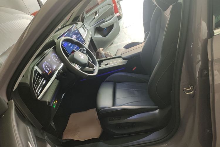 Used Volkswagen Passat 2025 Pro 380TSI Dragon Supreme Edition Left Front Seat