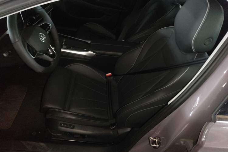 Used Volkswagen Passat 2025 Pro 380TSI Dragon Supreme Edition Left Front Seat