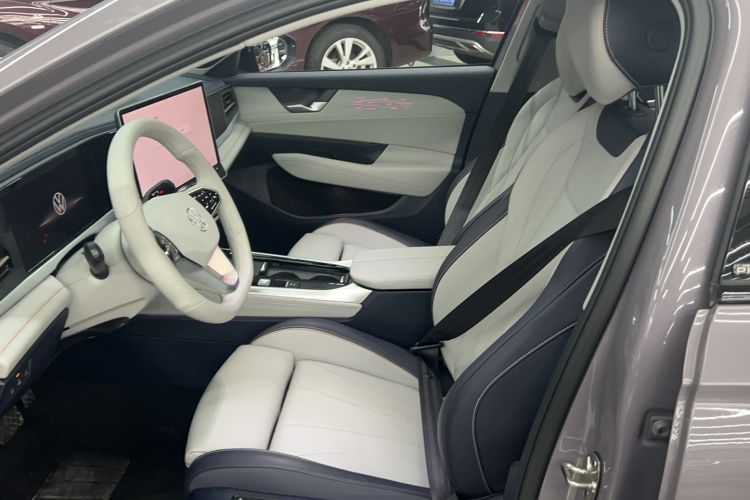 Used Volkswagen Passat 2025 Pro 380TSI Starry Dragon Luxury Edition Left Front Seat