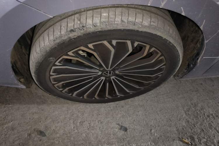 Used Volkswagen Passat 2025 Pro 380TSI Dragon Supreme Edition Left Front Wheel Hub