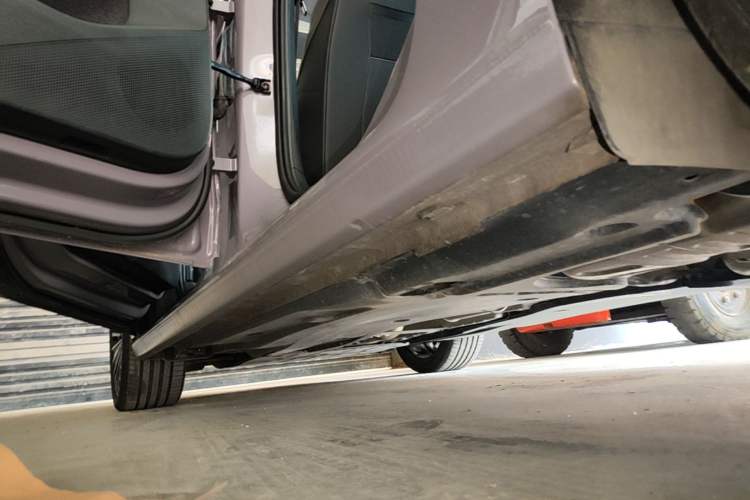 Used Volkswagen Passat 2025 Pro 380TSI Dragon Supreme Edition Left Side Sill