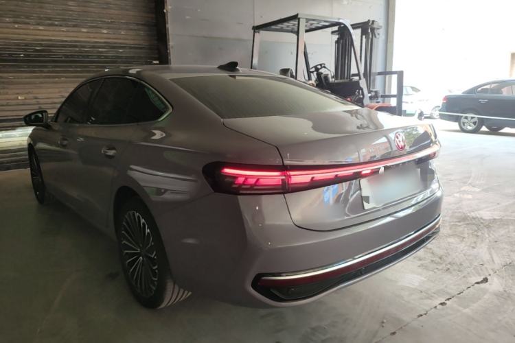 Used Volkswagen Passat 2025 Pro 380TSI Dragon Supreme Edition Rear Left 45 Deg