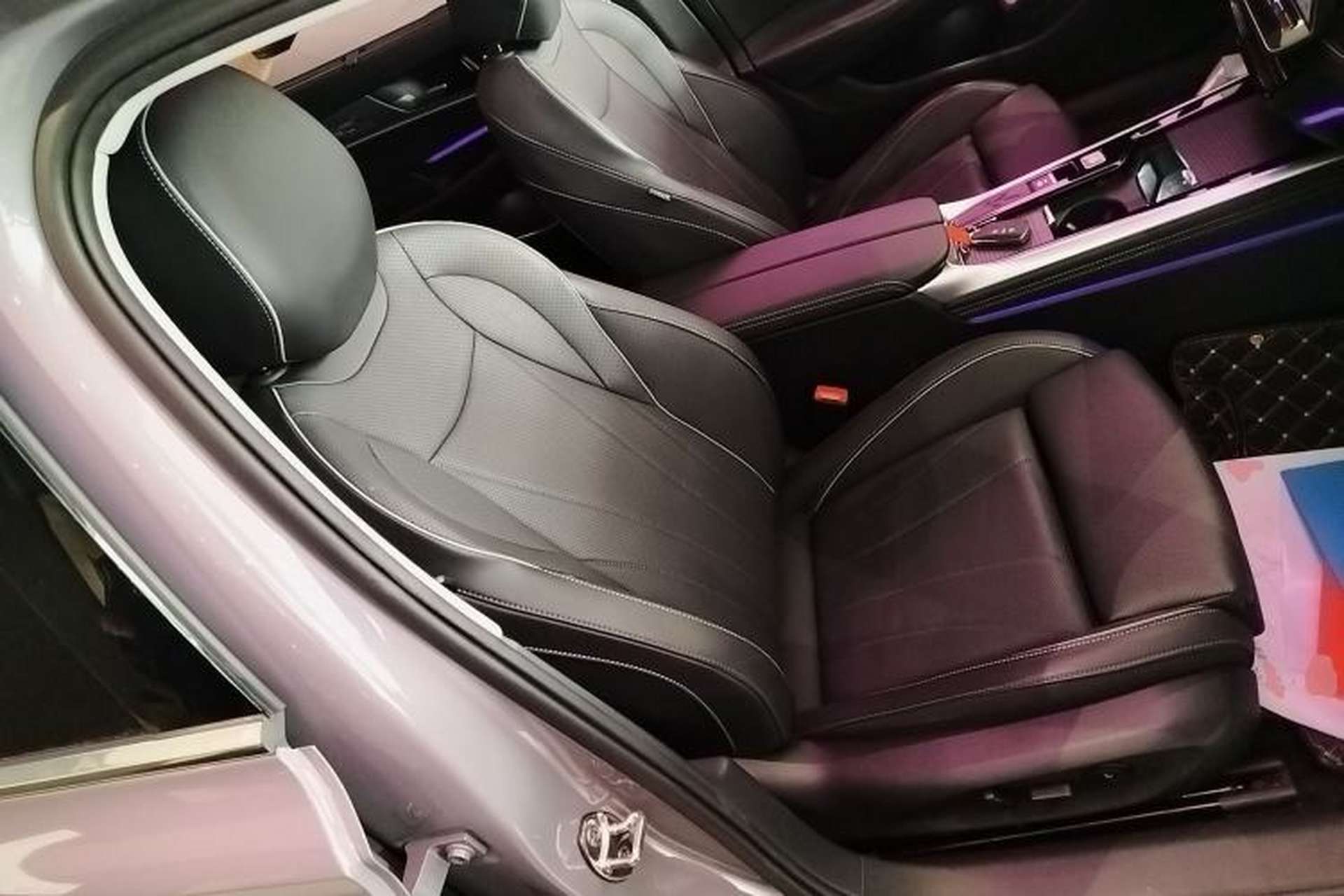 Used Volkswagen Passat 2025 Pro 380TSI Dragon Supreme Edition Right Front Seat
