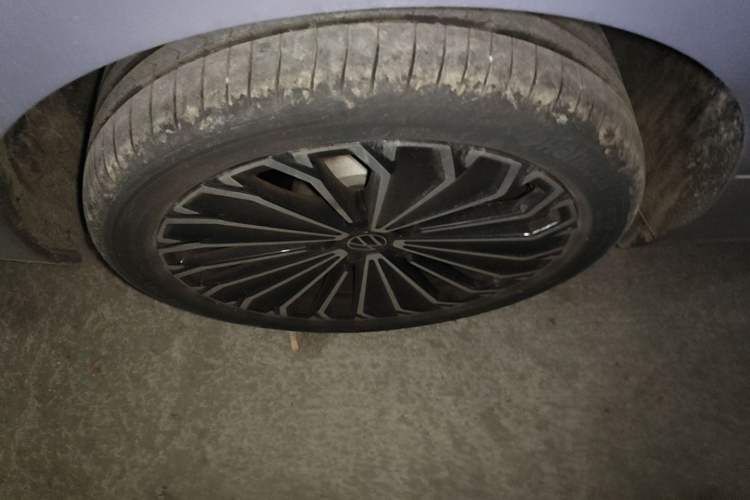 Used Volkswagen Passat 2025 Pro 380TSI Dragon Supreme Edition Right Rear Wheel Hub