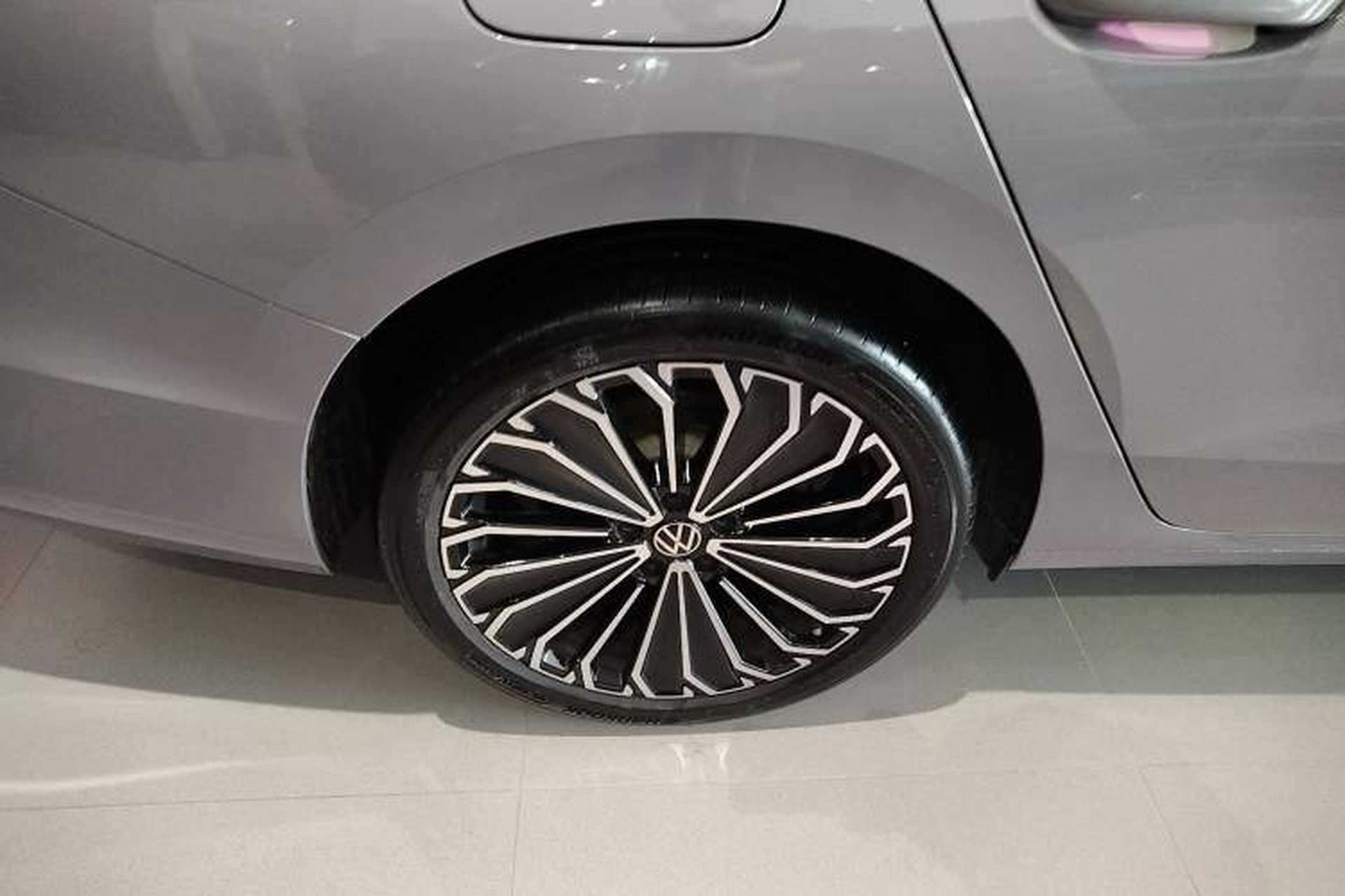 Used Volkswagen Passat 2025 Pro 380TSI Dragon Supreme Edition Right Rear Wheel Hub