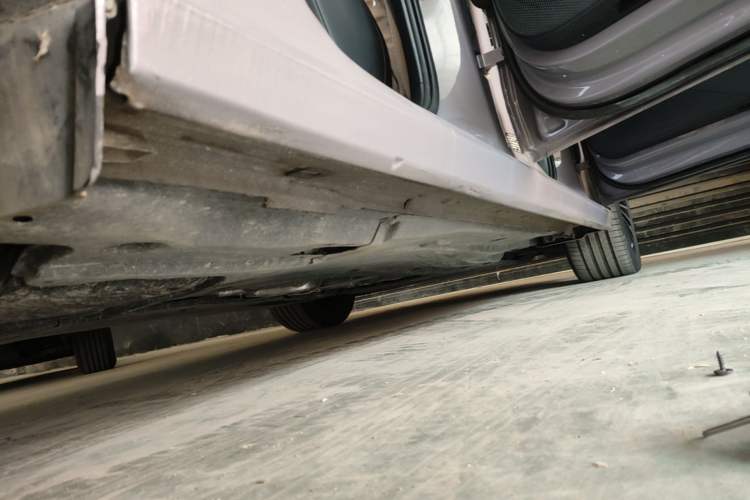 Used Volkswagen Passat 2025 Pro 380TSI Dragon Supreme Edition Right Side Sill