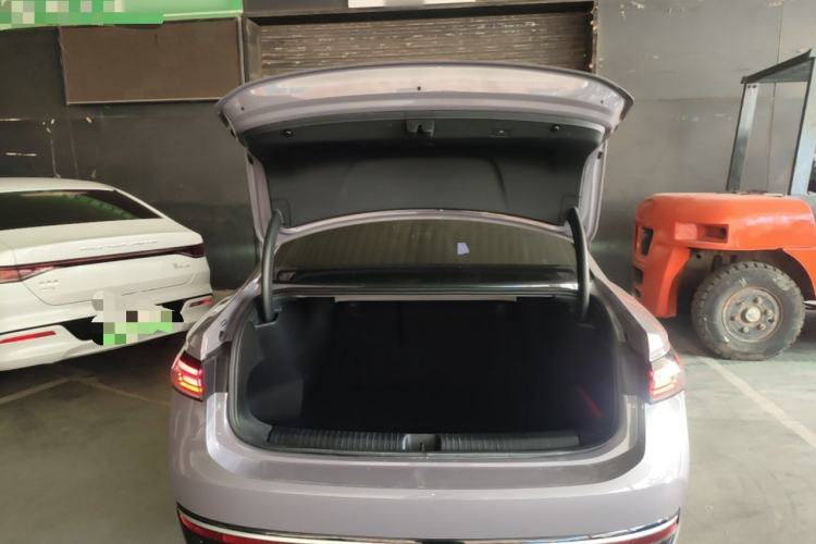 Used Volkswagen Passat 2025 Pro 380TSI Dragon Supreme Edition Trunk