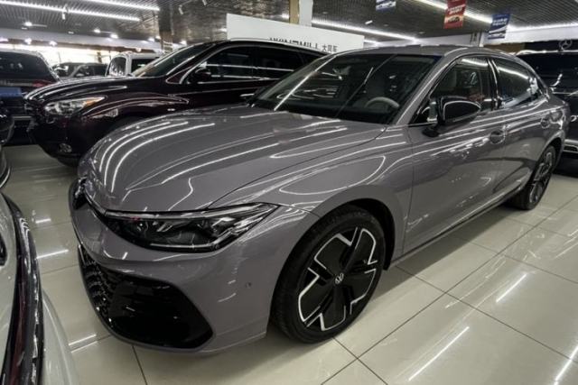 Used Volkswagen Passat 2025 Pro 380TSI Starry Dragon Luxury Edition