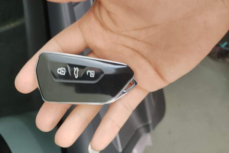Used Volkswagen Passat 2025 Pro 380TSI Dragon Supreme Edition Vehicle Key