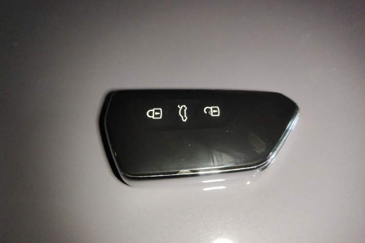 Used Volkswagen Passat 2025 Pro 380TSI Dragon Supreme Edition Vehicle Key