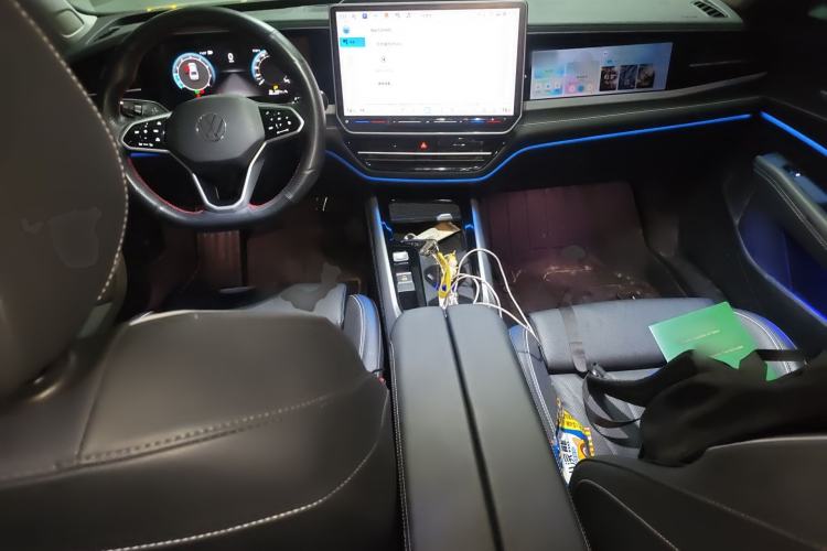 Used Volkswagen Passat 2025 Pro 380TSI Starry Dragon Edition Center Console
