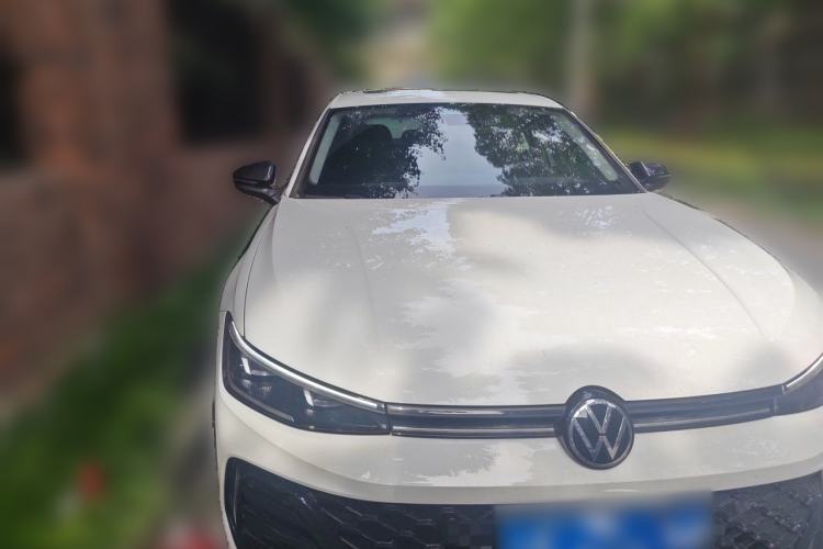 Used Volkswagen Passat 2025 Pro 380TSI Starry Dragon Edition Front