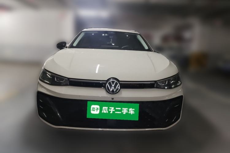 Used Volkswagen Passat 2025 Pro 380TSI Starry Dragon Edition Front