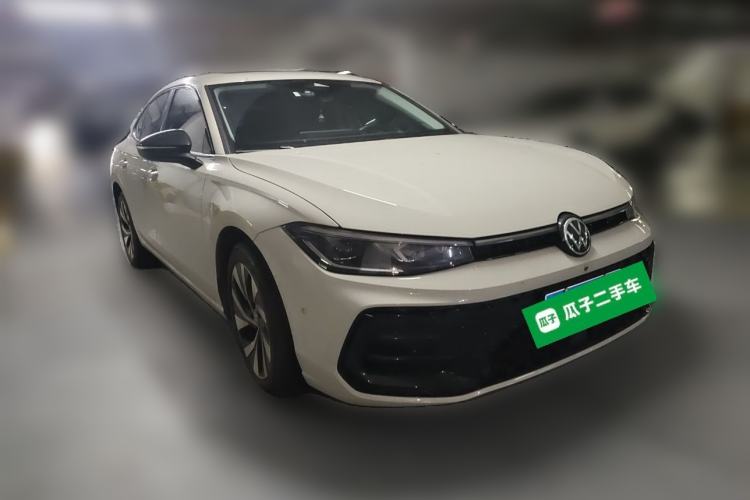 Used Volkswagen Passat 2025 Pro 380TSI Starry Dragon Edition Front Right 45 Deg