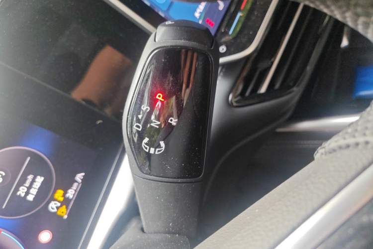 Used Volkswagen Passat 2025 Pro 380TSI Starry Dragon Edition Gear Lever