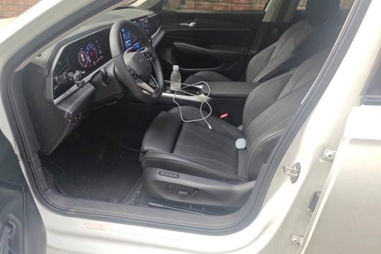 Used Volkswagen Passat 2025 Pro 380TSI Starry Dragon Edition Left Front Seat