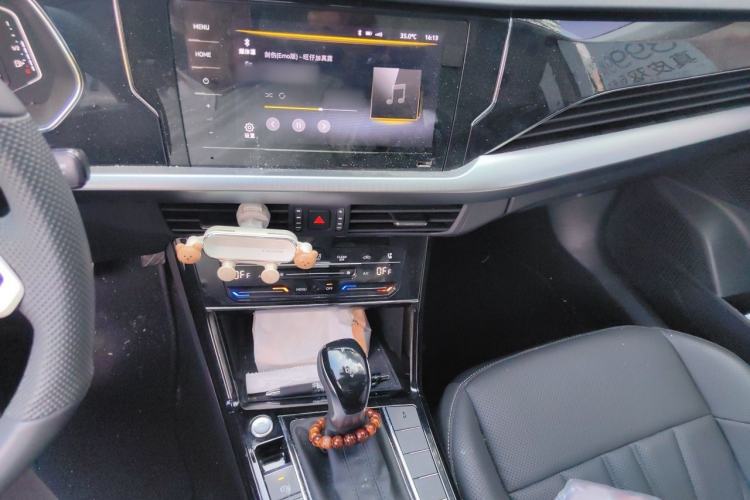 Used Volkswagen Passat 2026 Model, Outstanding 380TSI Xingkong Longteng Edition Audio And AC Panel