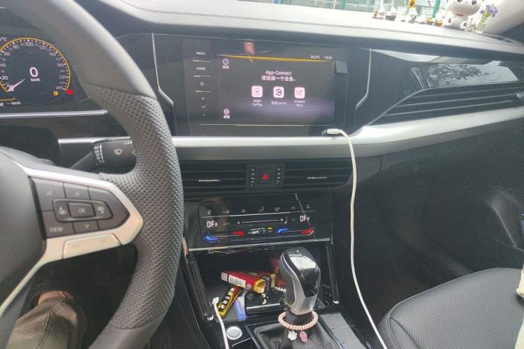 Used Volkswagen Passat 2026 Model, Outstanding 330TSI Xingkong Elite Edition Audio And AC Panel