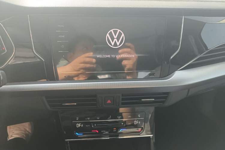 Used Volkswagen Passat 2026 Model, Outstanding 380TSI Xingkong Longteng Edition Audio And AC Panel