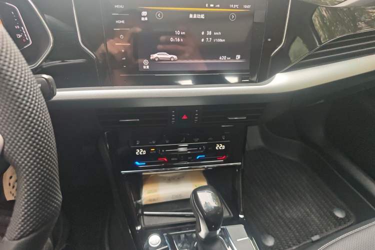 Used Volkswagen Passat 2026 Model, Outstanding 380TSI Xingkong Longteng Edition Audio And AC Panel