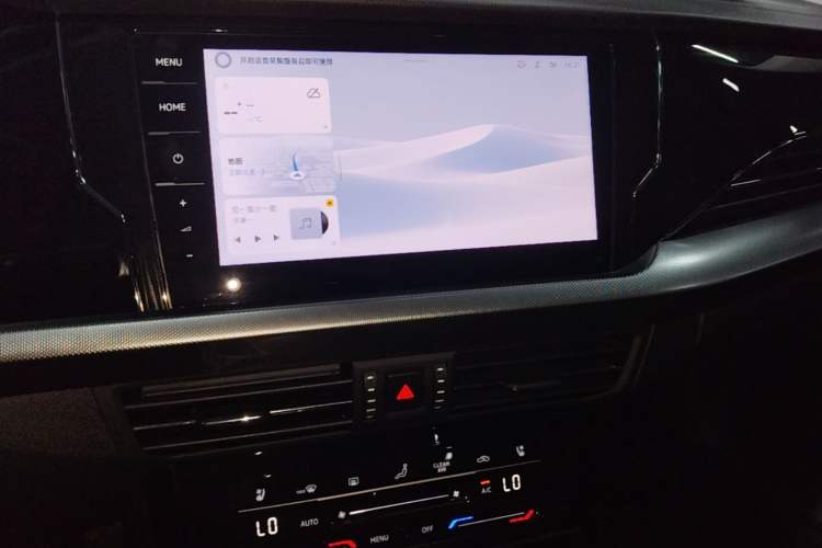 Used Volkswagen Passat 2026 Model, Outstanding 380TSI Xingkong Longyao Edition Audio And AC Panel