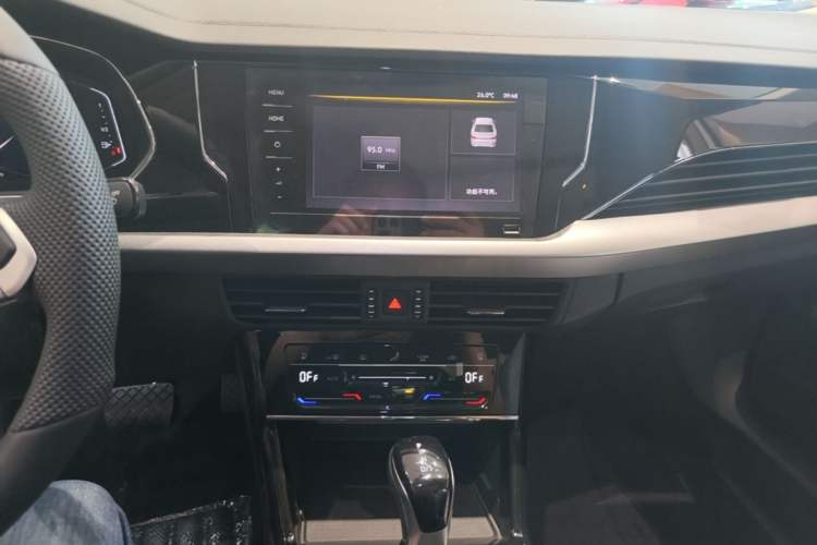 Used Volkswagen Passat 2026 Model, Outstanding 380TSI Xingkong Longteng Edition Audio And AC Panel