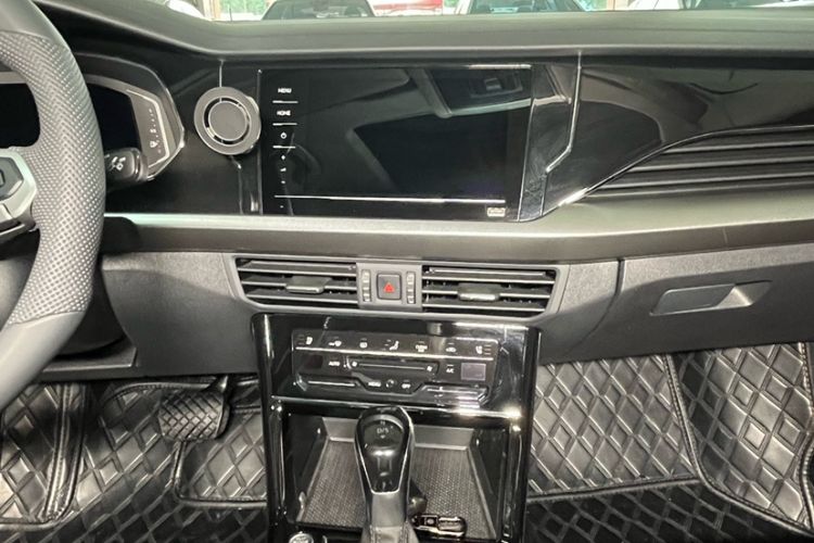 Used Volkswagen Passat 2026 Model, Outstanding 380TSI Xingkong Longteng Edition Audio And AC Panel
