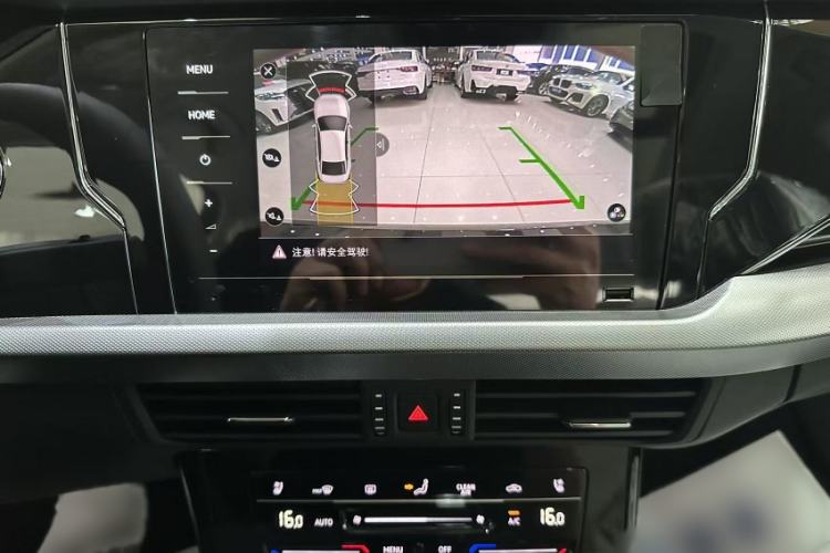 Used Volkswagen Passat 2026 Model, Outstanding 380TSI Xingkong Longteng Edition Audio And AC Panel