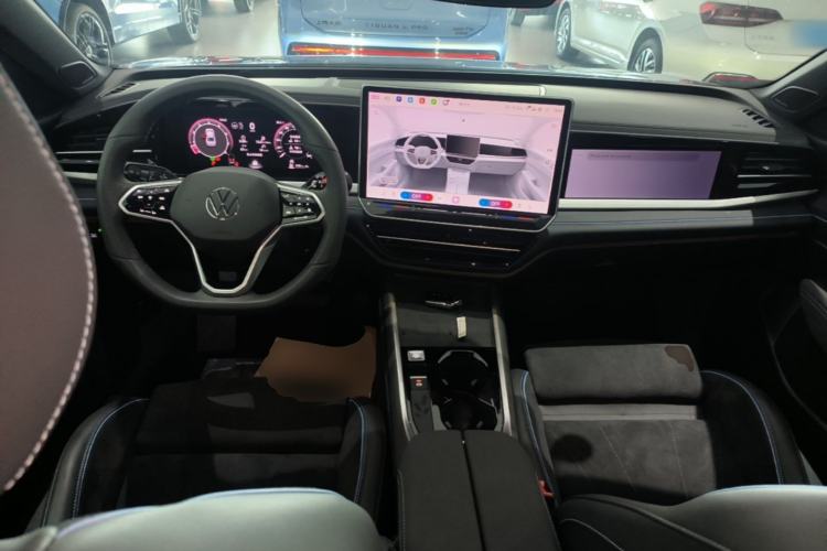 Used Volkswagen Passat 2026 Model, Pro 380TSI Xingkong Longzun Edition Center Console