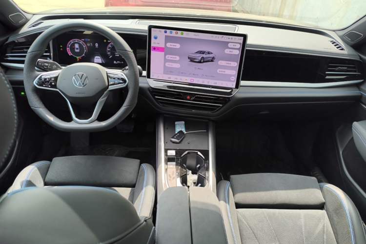 Used Volkswagen Passat 2026 Model, Pro 380TSI Xingkong Longzun Edition Center Console