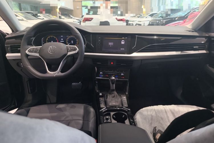 Used Volkswagen Passat 2026 Model, Outstanding 380TSI Xingkong Longteng Edition Center Console