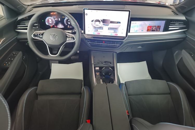 Used Volkswagen Passat 2026 Model, Pro 380TSI Xingkong Longzun Edition Center Console