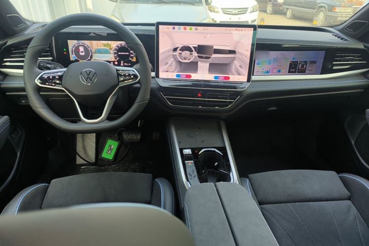Used Volkswagen Passat 2026 Model, Pro 380TSI Xingkong Longzun Edition Center Console