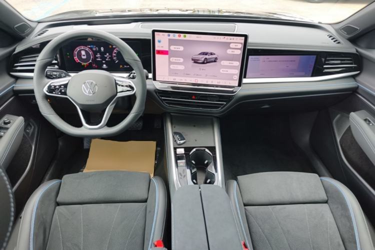 Used Volkswagen Passat 2026 Model, Pro 380TSI Xingkong Longzun Edition Center Console