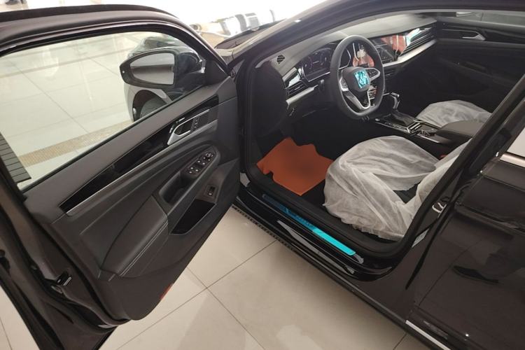 Used Volkswagen Passat 2026 Model, Outstanding 380TSI Longteng Edition Driver Seat