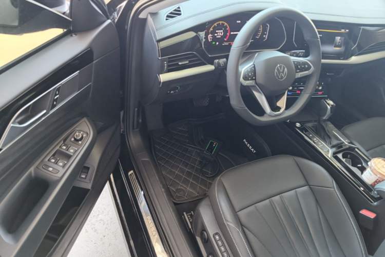 Used Volkswagen Passat 2026 Model, Outstanding 380TSI Xingkong Longteng Edition Driver Seat