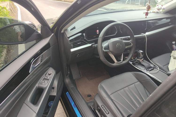 Used Volkswagen Passat 2026 Model, Outstanding 330TSI Xingkong Elite Edition Driver Seat
