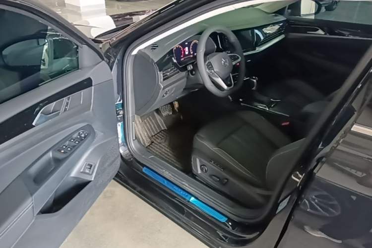 Used Volkswagen Passat 2026 Model, Outstanding 330TSI Elite Edition Driver Seat