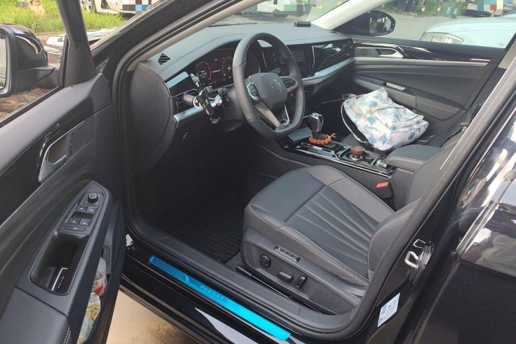 Used Volkswagen Passat 2026 Model, Outstanding 380TSI Longteng Edition Driver Seat