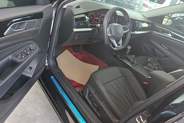 Used Volkswagen Passat 2026 Model, Outstanding 330TSI Xingkong Elite Edition Driver Seat