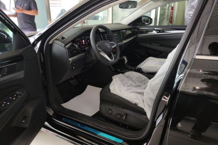 Used Volkswagen Passat 2026 Model, Outstanding 380TSI Xingkong Longteng Edition Driver Seat