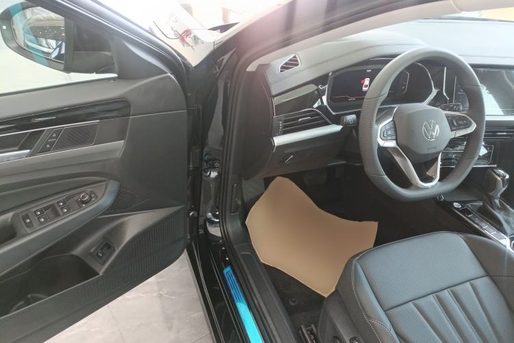 Used Volkswagen Passat 2026 Model, Outstanding 380TSI Xingkong Longteng Edition Driver Seat