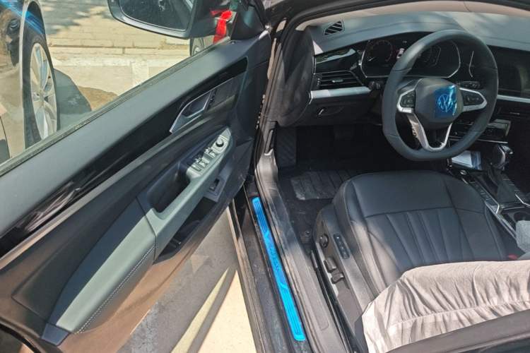 Used Volkswagen Passat 2026 Model, Outstanding 380TSI Xingkong Longteng Edition Driver Seat