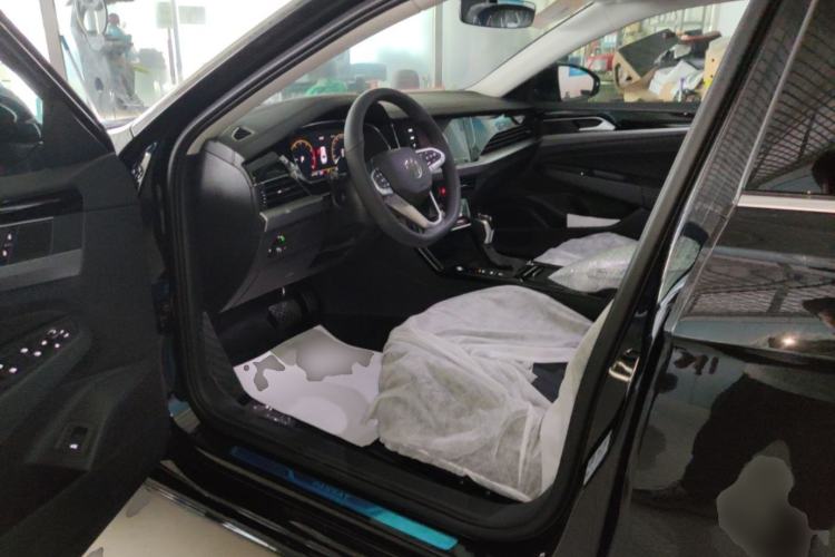 Used Volkswagen Passat 2026 Model, Outstanding 380TSI Xingkong Longteng Edition Driver Seat