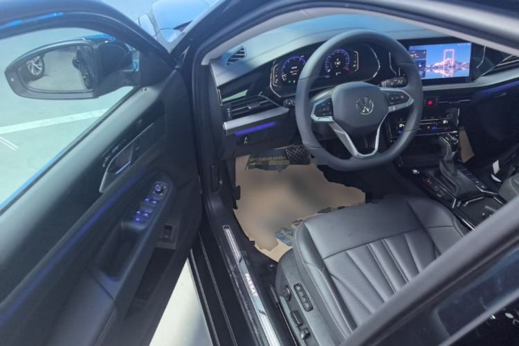 Used Volkswagen Passat 2026 Model, Outstanding 380TSI Longyao Edition Driver Seat